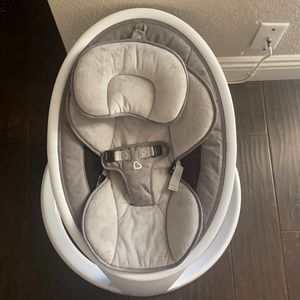 Munchkin Bluetooth- Enabled Musical Baby Swing in Grey